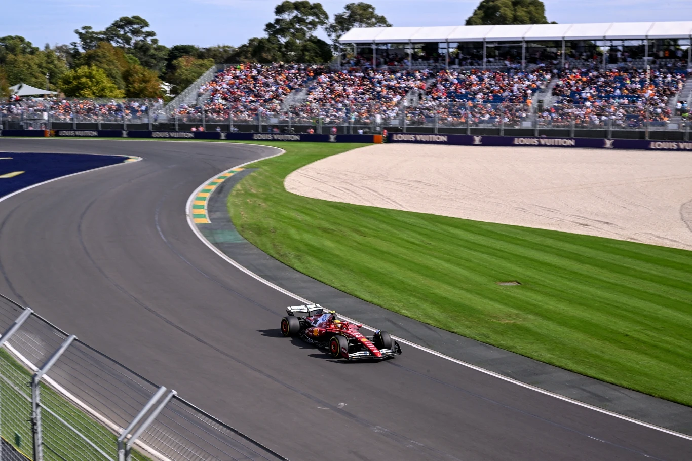 Lewis Hamilton w barwach Ferrari