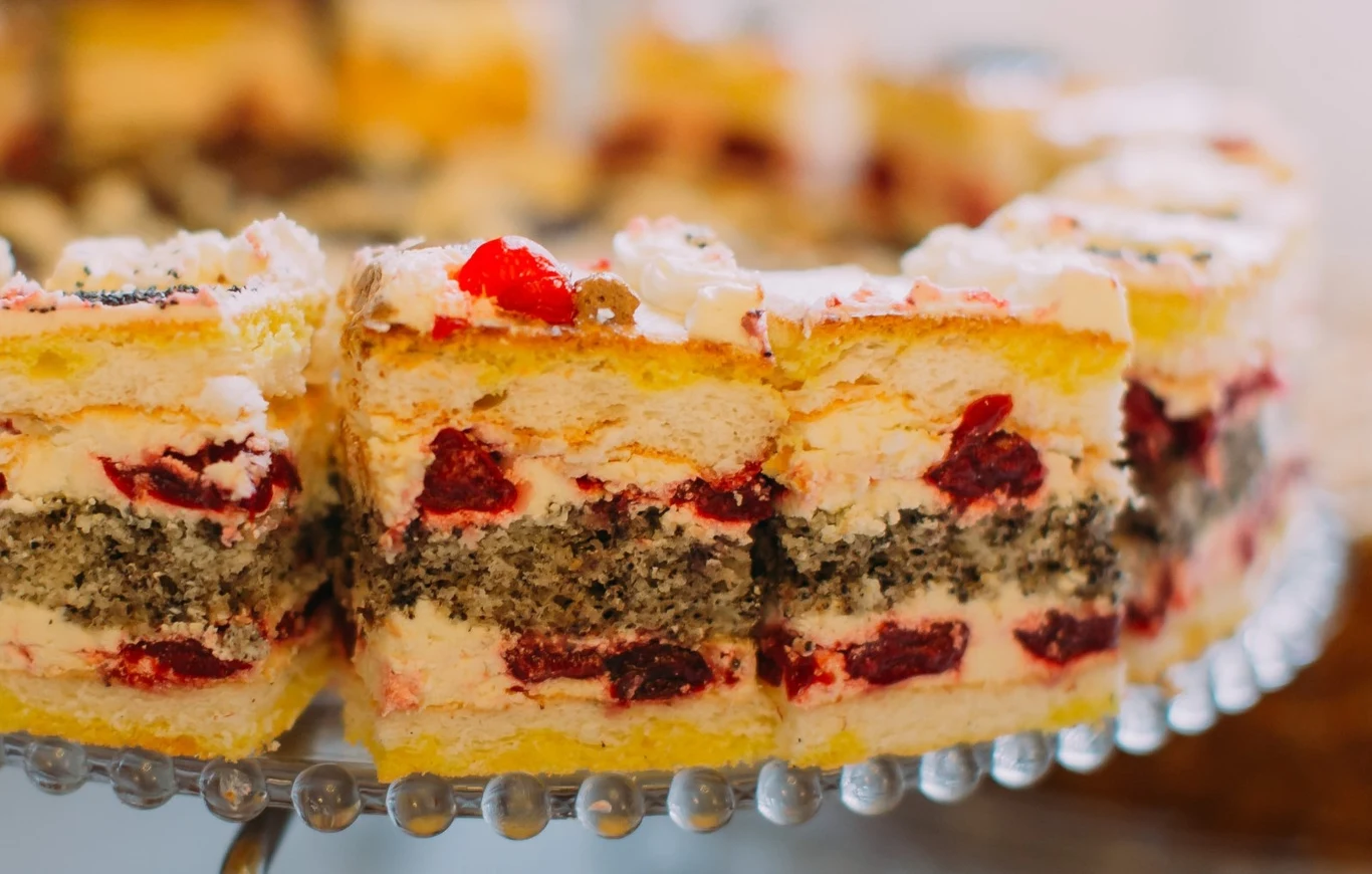 To ciasto zaskakuje wyjątkowym smakiem To ciasto zaskakuje wyjątkowym smakiem