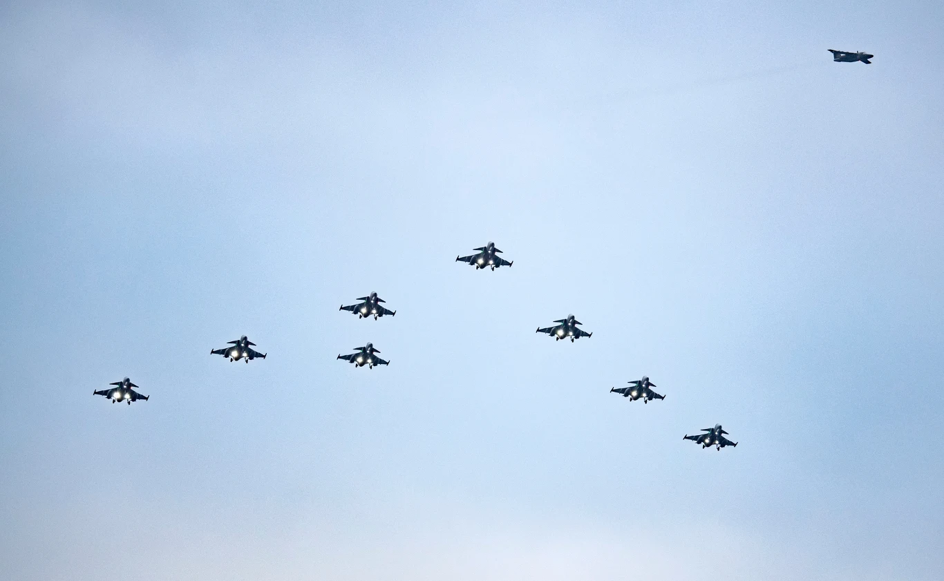 Szwedzkie Gripeny podczas ćwiczeń Szwedzkie Gripeny podczas ćwiczeń