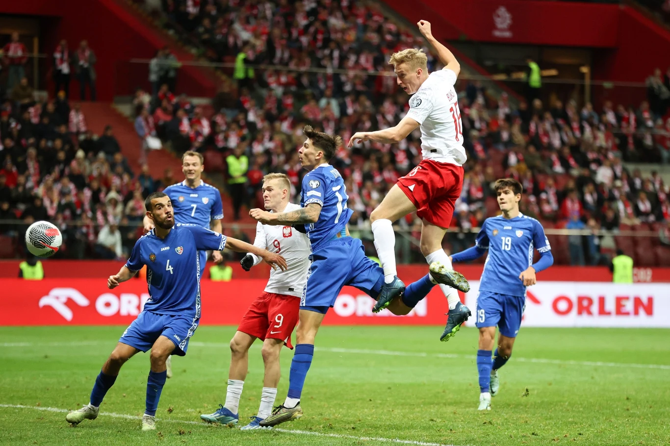 Październik 2024. Kadr z meczu Polska - Mołdawia na PGE Narodowym w Warszawie (1:1)