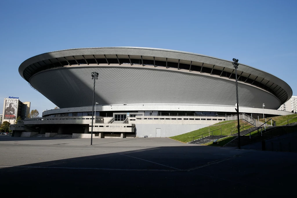 Schody i tarasy katowickiego Spodka są w złym stanie technicznym