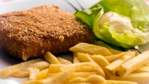 Smažený sýr s hranolky, czyli najpopularniejszy czeski comfort food. Według Lenki Klimentovej