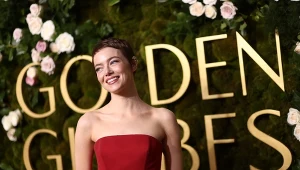 Emma Stone podczas rozdania Złotych Globów w 2025 roku