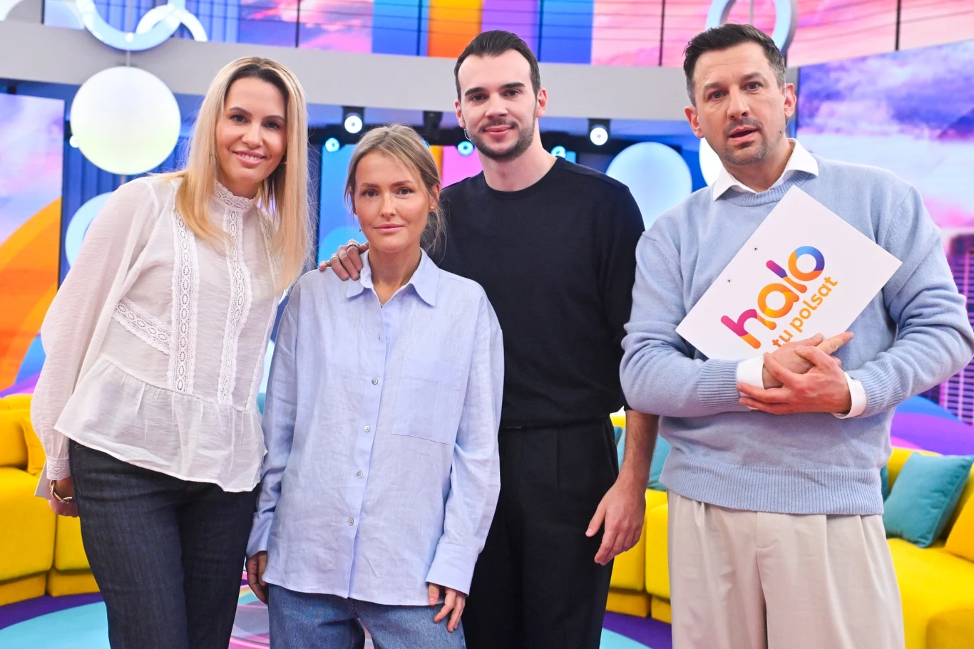 Agnieszka Hyży, Olga Frycz, Albert Kosiński i Maciej Rock w programie "halo tu polsat"