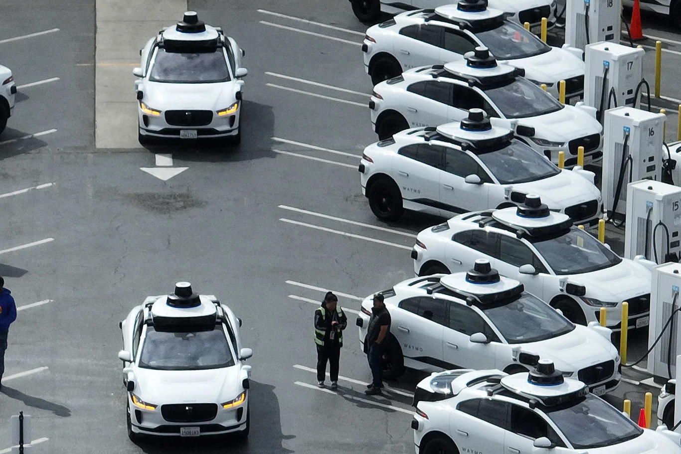 600 mandatów i 250 tys. zł kary. Autonomiczne auta parkują gdzie chcą 600 mandatów i 250 tys. zł kary. Autonomiczne auta parkują gdzie chcą