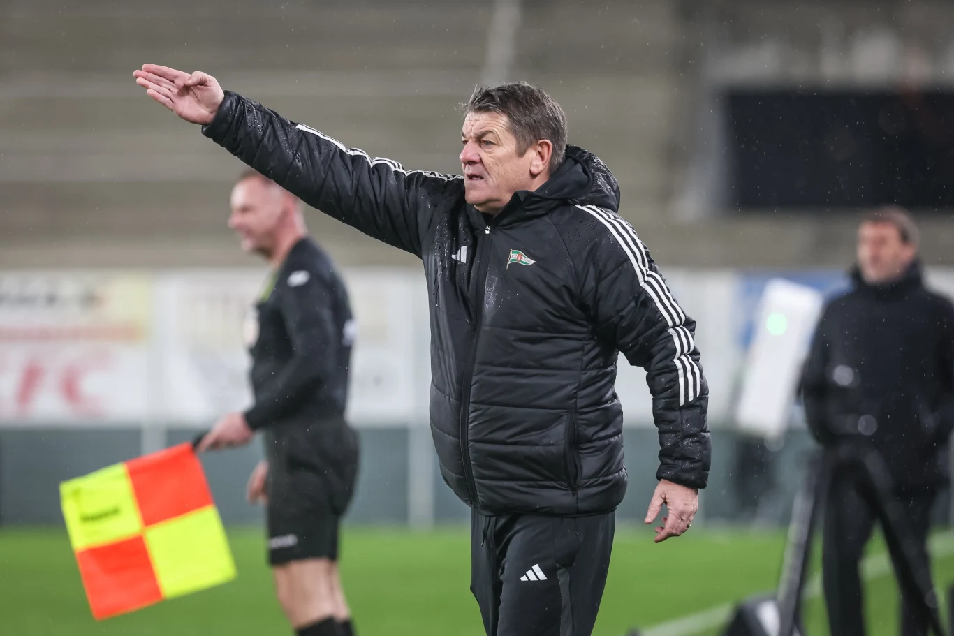 Trener John Carver nie okazał się cudotwórcą 