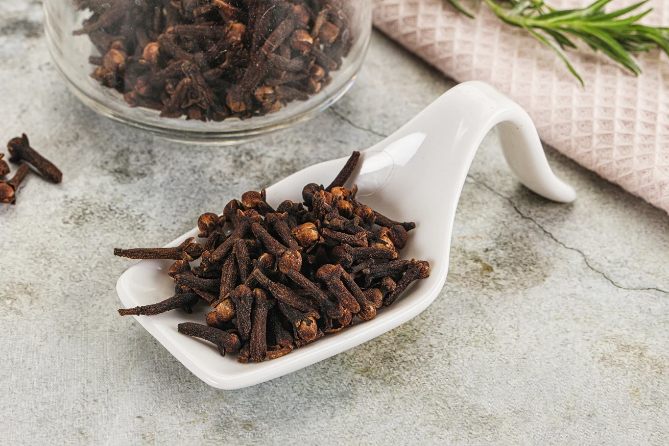 Napar z goździków - właściwości zdrowotne Napar z goździków - właściwości zdrowotne