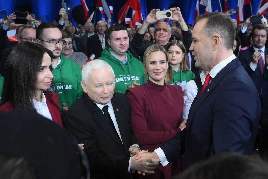 Jarosław Kaczyński i Karol Nawrocki podczas konwencji programowej kandydata PiS na prezydenta