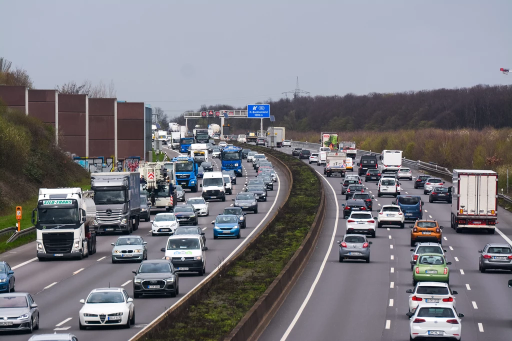 Niemcy zamienią się w wielki plac budowy. 500 mld euro na remonty dróg 