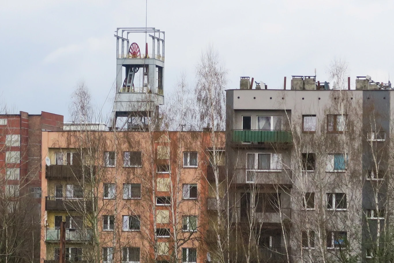Czechy zamykają ostatnią kopalnię. Polska jedynym krajem w UE, który wydobywa węgiel Najbardziej narażone na społeczne i gospodarcze skutki transformacji energetycznej wśród regionów górniczych w Polsce są powiaty ząbkowicki, pajęczański i wałbrzyski (zdj. ilustracyjne)