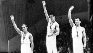 Olimpijskie podium z 1968 roku, po prawej Akinori Nakayama
