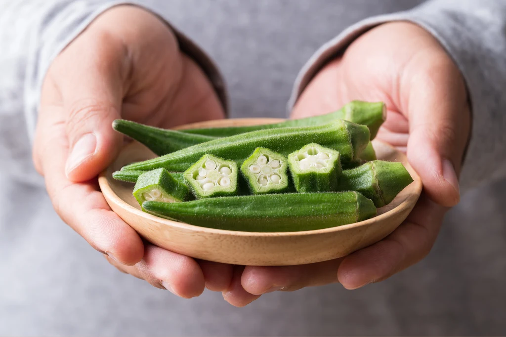 Okra to dobre źródło m.in. witaminy C i witaminy K, poza tym wapnia czy kwasu foliowego Okra to dobre źródło m.in. witaminy C i witaminy K, poza tym wapnia czy kwasu foliowego