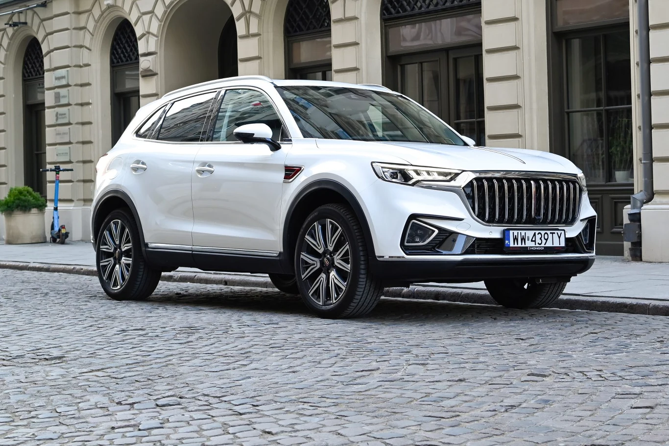 Hongqi H5To rodzinny SIV z silnikiem 1.5 lub 2.0 Hongqi H5To rodzinny SIV z silnikiem 1.5 lub 2.0
