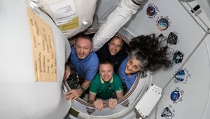 Astronauci uwięzieni na ISS wracają na Ziemię