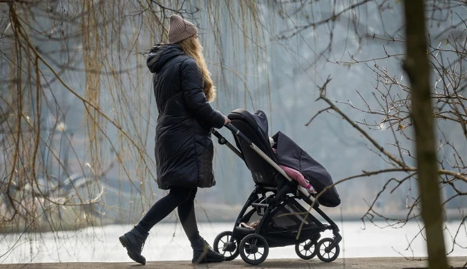 O dodatkowy macierzyński będą mogły wnioskować i matki i ojcowie.
