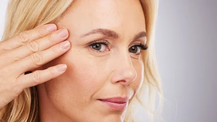 Marchewka sprawdzi się nie tylko w kuchni, ale również kosmetyce. Przygotuj z niej maseczkę, a zyskasz promienną skórę. 