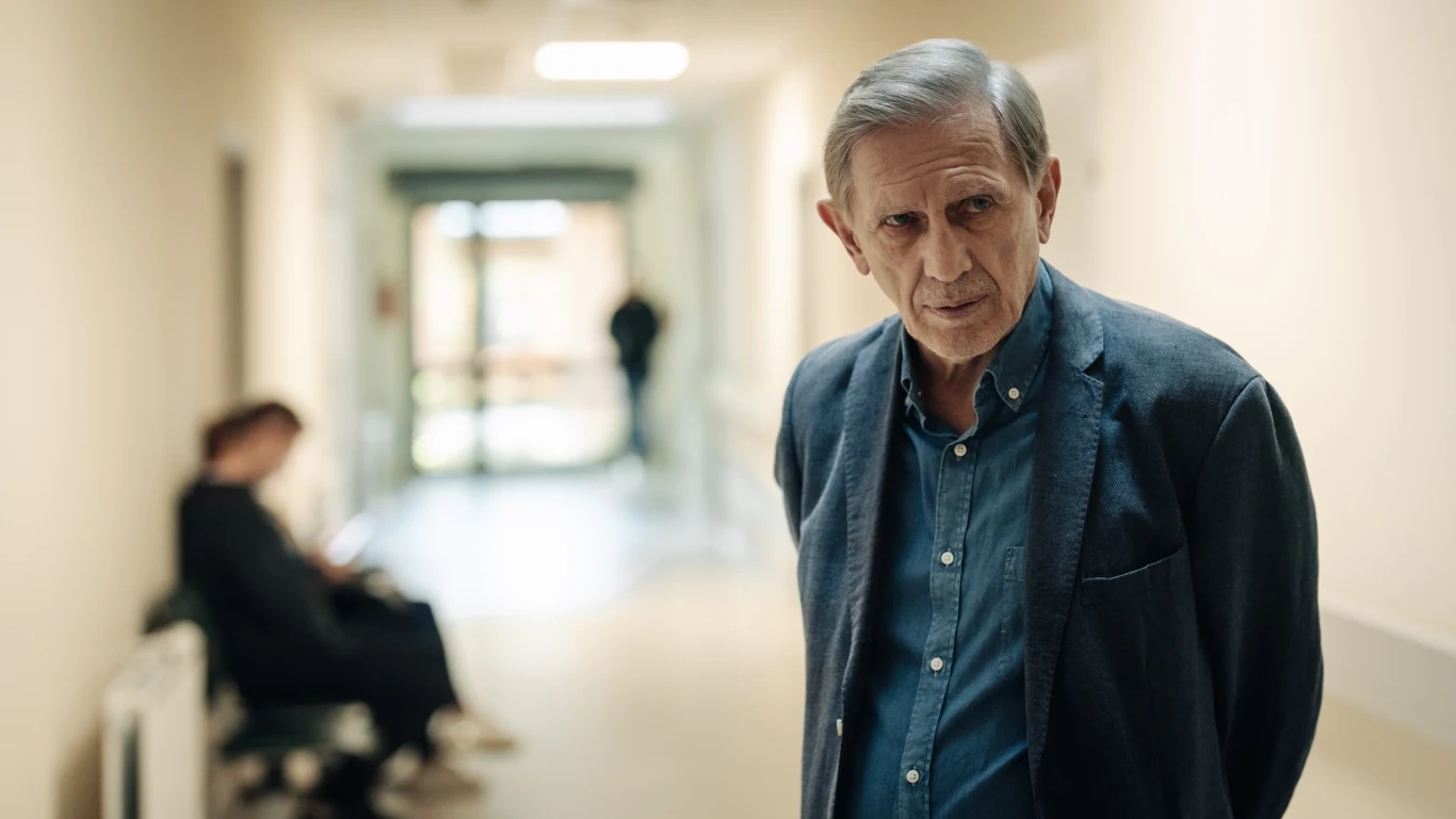 Jan Englert w scenie z filmu "Skrzyżowanie" Jan Englert w scenie z filmu "Skrzyżowanie"