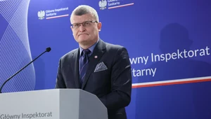 Szukają pasażerów samolotu, w tle groźna choroba. "Szeroka akcja" GIS