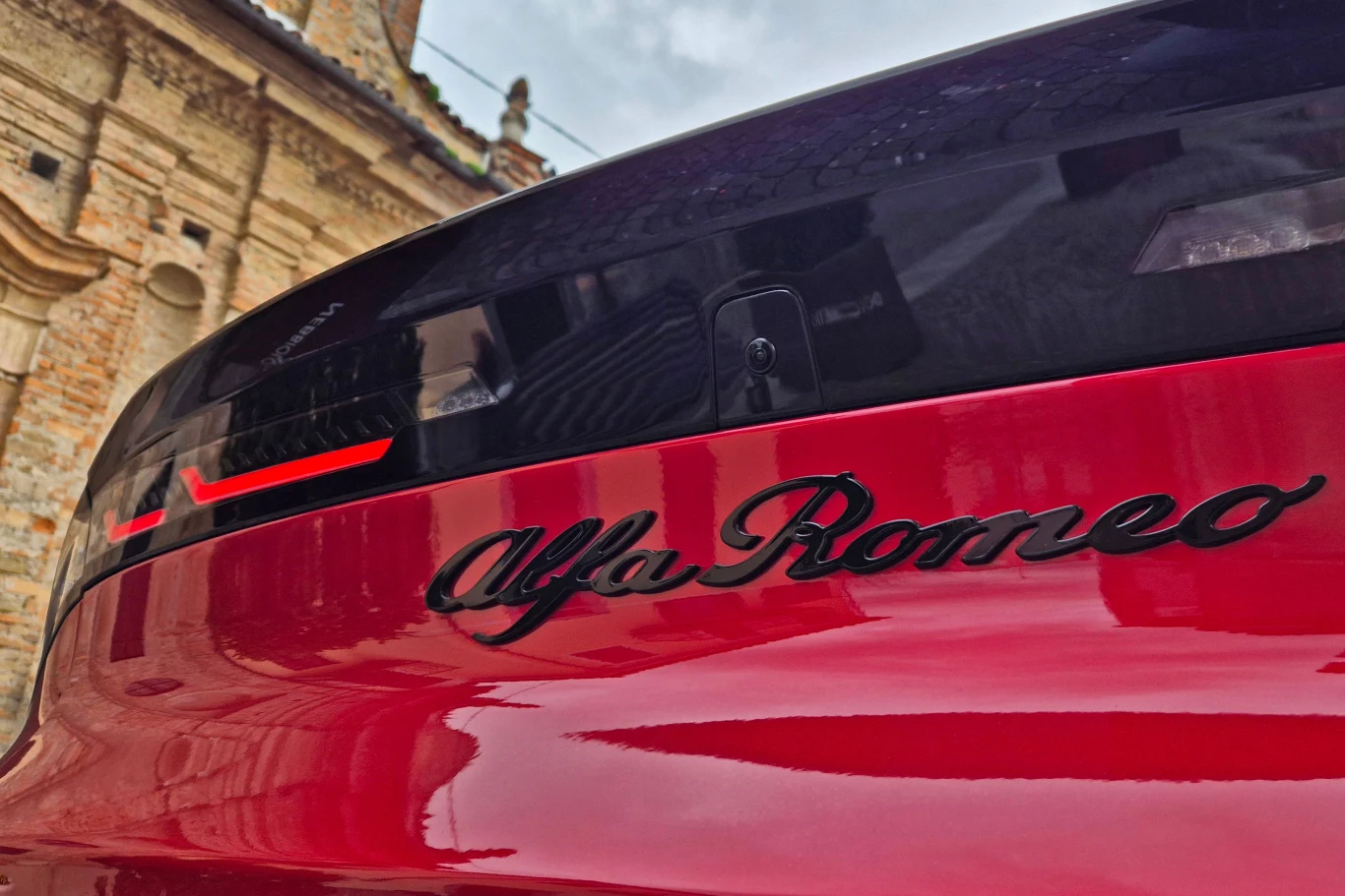 Alfa Romeo Junior Ibrida Q4