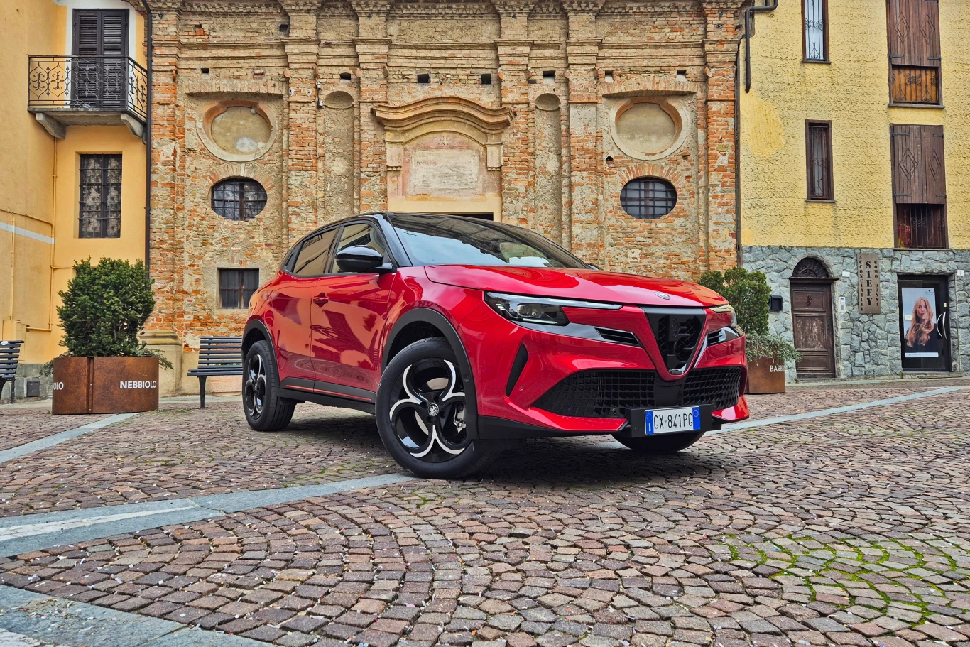 Alfa Romeo Junior Ibrida Q4