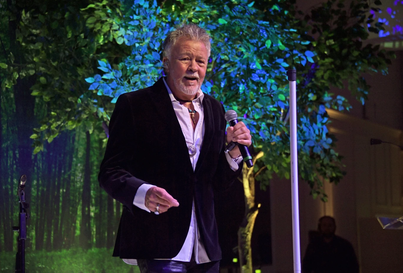Paul Young wspomina koszmarny upadek ze schodów Paul Young wspomina koszmarny upadek ze schodów