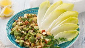 Świetna na odchudzanie i trawienie. Pyszna surówka z zapomnianego warzywa