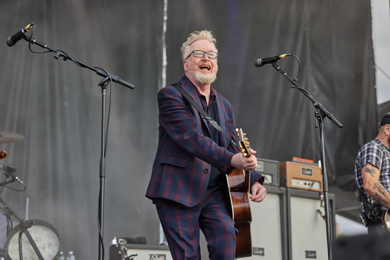 Dave King jest liderem Flogging Molly Dave King jest liderem Flogging Molly