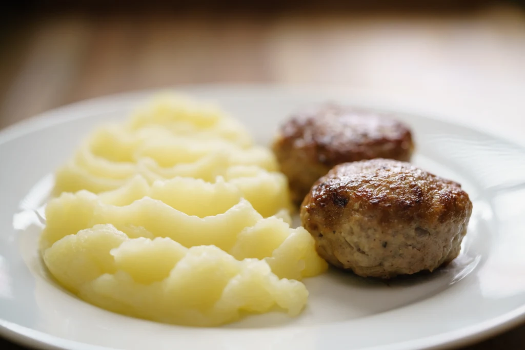 Na naszych stołach wciąż króluje wieprzowina. Tymczasem kolejne badania potwierdzają szkodliwy wpływ czerwonego mięsa na serce, trzustkę i mózg Na naszych stołach wciąż króluje wieprzowina. Tymczasem kolejne badania potwierdzają szkodliwy wpływ czerwonego mięsa na serce, trzustkę i mózg