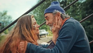 Agnieszka Grochowska i Jan Peszek w scenie z filmu "Dziadku, wiejemy!"