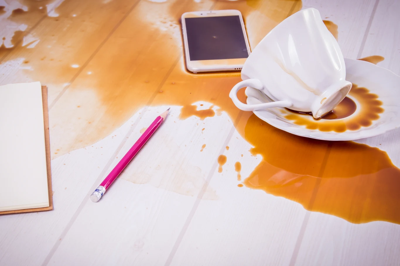 Co może sprowadzać pecha? Według niektórych przesądów trzeba uważać na kilka sytuacji 