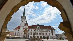 To miasto jest lepsze niż Praga, a turyści go nie znają. Dojedziesz tam pociągiem za półdarmo