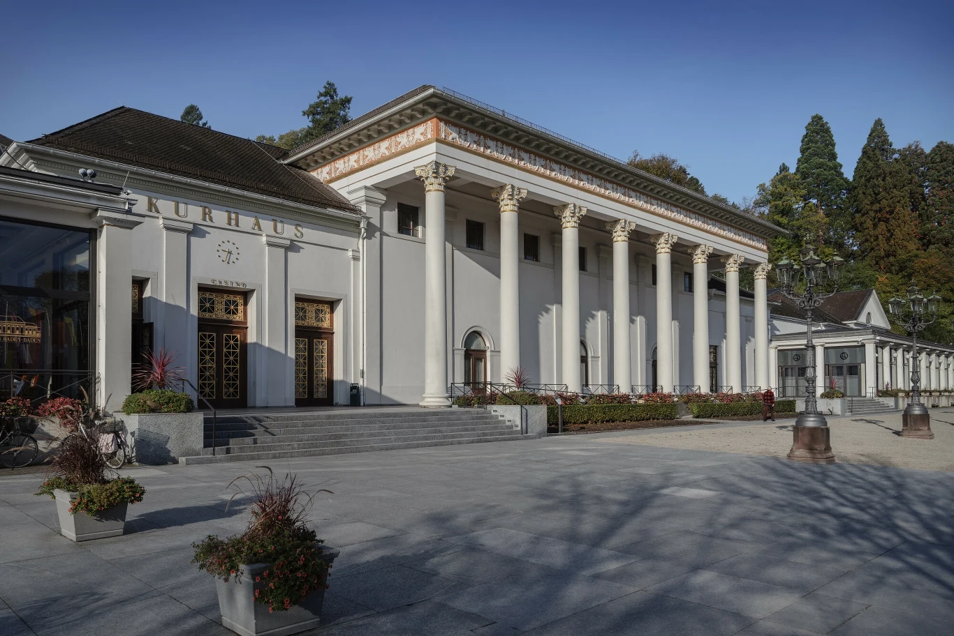Na zdjęciu budynek kasyna Kurhaus w Baden-Baden. Na zdjęciu budynek kasyna Kurhaus w Baden-Baden.