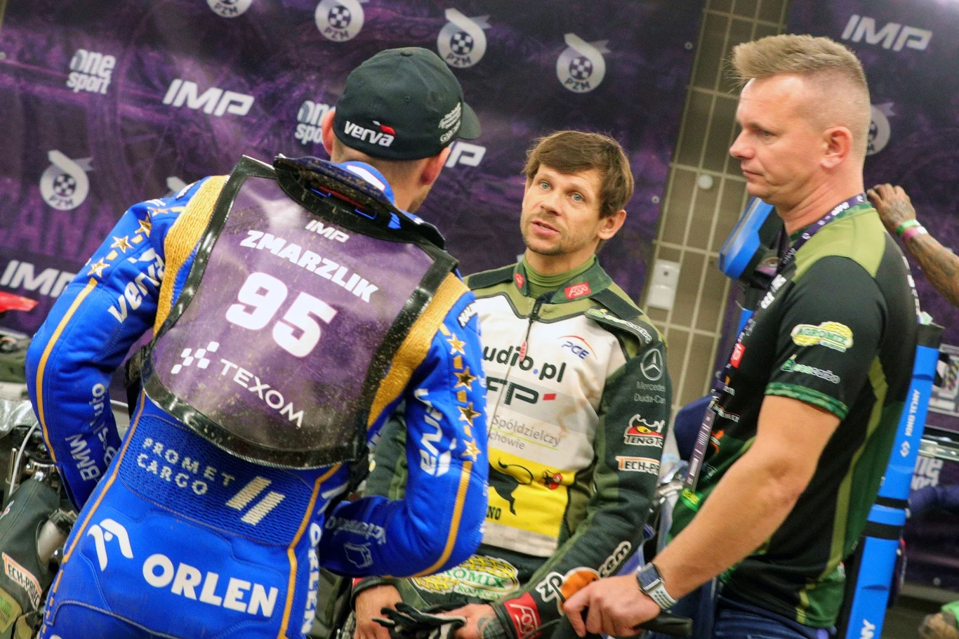 Bartosz Zmarzlik w rozmowie z Januszem Kołodziejem i Krzysztofem Cegielskim. Przedsmak emocji w meczu Unia Leszno - Motor Lublin. Bartosz Zmarzlik w rozmowie z Januszem Kołodziejem i Krzysztofem Cegielskim. Przedsmak emocji w meczu Unia Leszno - Motor Lublin.