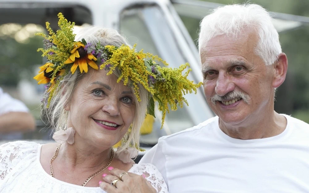Elżbieta Czabator i Józef Raciniewski na zlocie uczestników "Rolnik szuka żony" i "Sanatorium miłości" w 2023 Elżbieta Czabator i Józef Raciniewski na zlocie uczestników "Rolnik szuka żony" i "Sanatorium miłości" w 2023