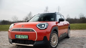 Mini Aceman SE kosztuje 200 tys. zł i przejedzie 350 km. Obejrzy się za nim każdy