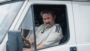 Sergi Lopez w scenie z filmu "Operacja Maldoror"