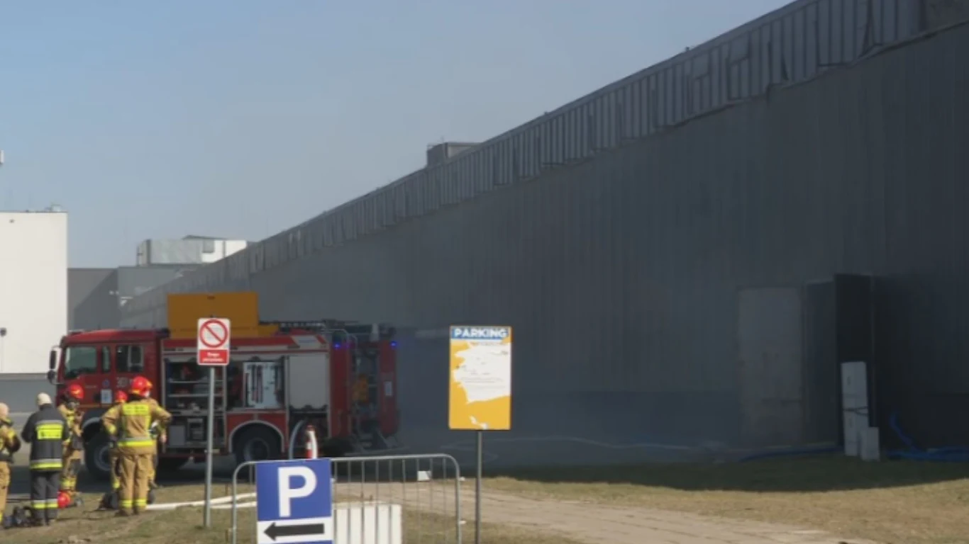 Pożar hali magazynowej w Warszawie Pożar hali magazynowej w Warszawie