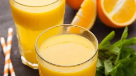 Optymalna porcja soku z pomarańczy to jedna szklanka, czyli około 240 ml dziennie