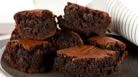 Niskokaloryczne brownie z bananów. Tak lekkie, że możesz jeść na diecie