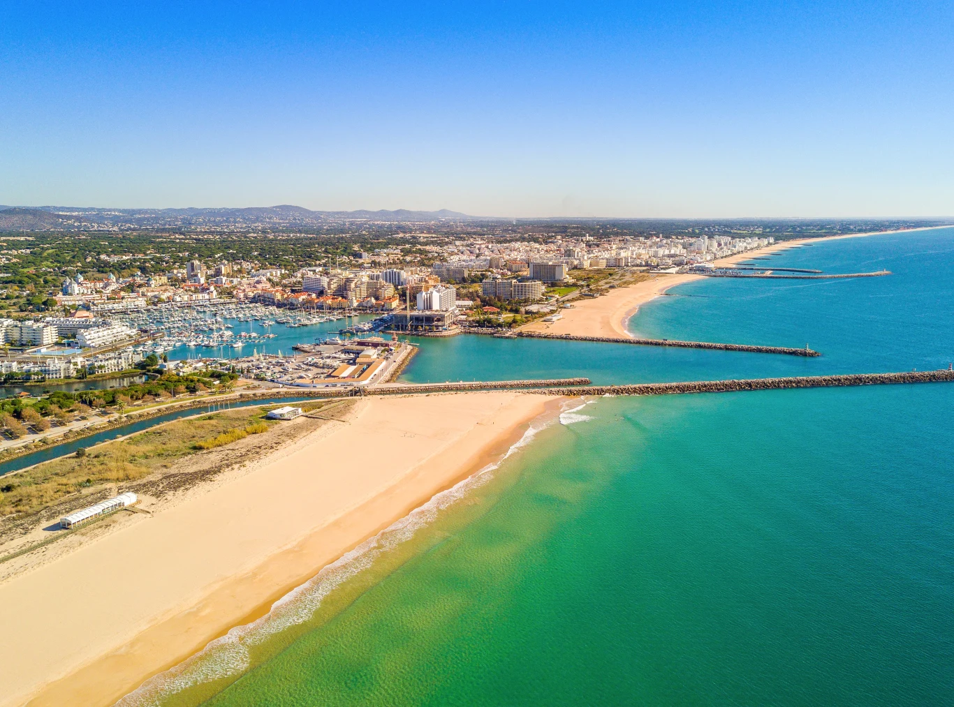 W całym regionie Algarve są przepiękne plaże