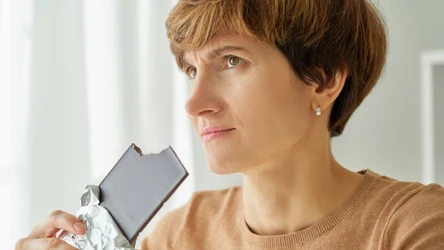 Umiarkowane spożycie gorzkiej czekolady niesie za sobą potencjalne korzysci zdrowotne. Co o nich wiadomo?