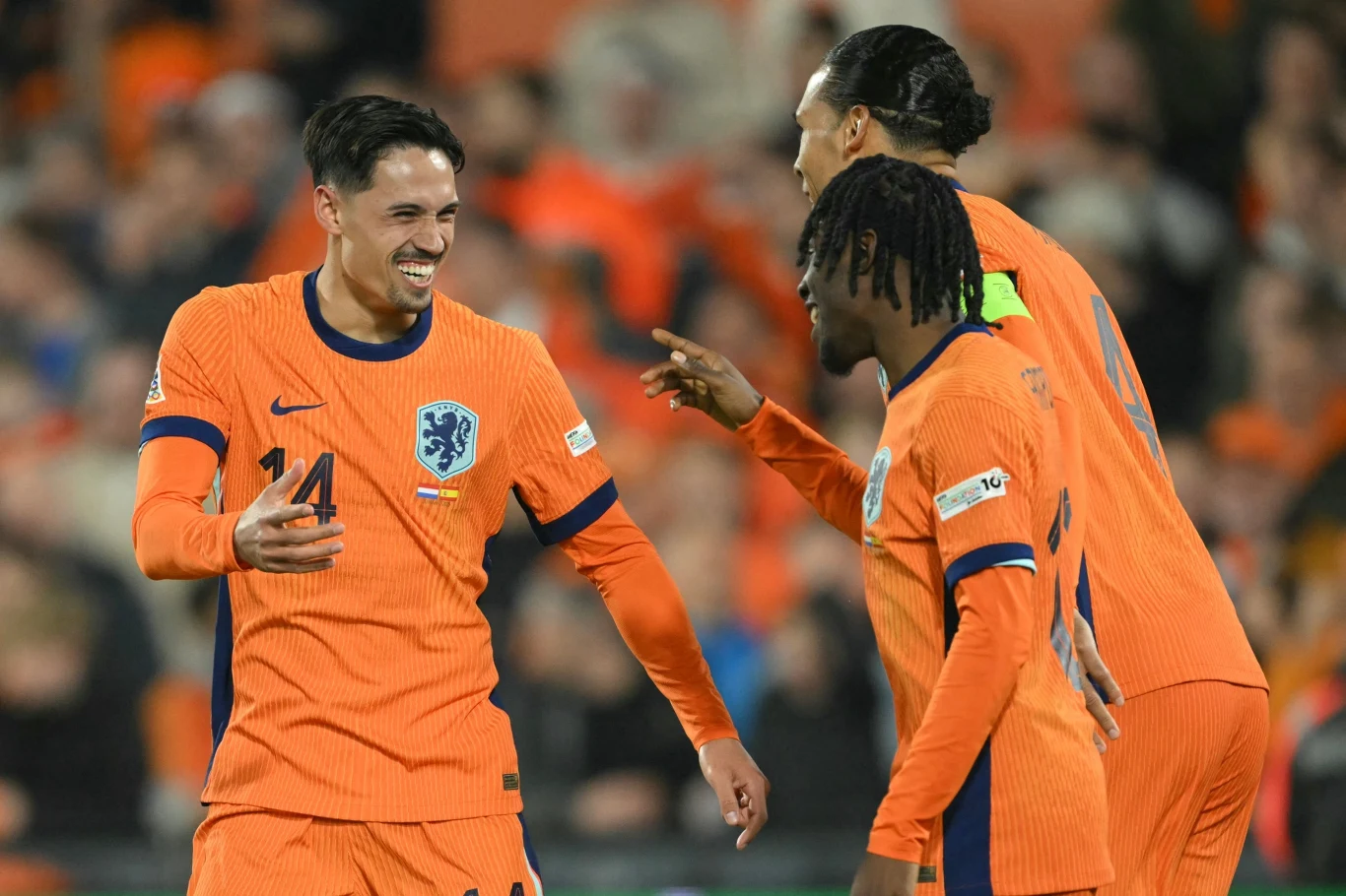 Po bramce Tijjaniego Reijndersa (nr 14) Holendrzy prowadzili z mistrzami Europy 2:1