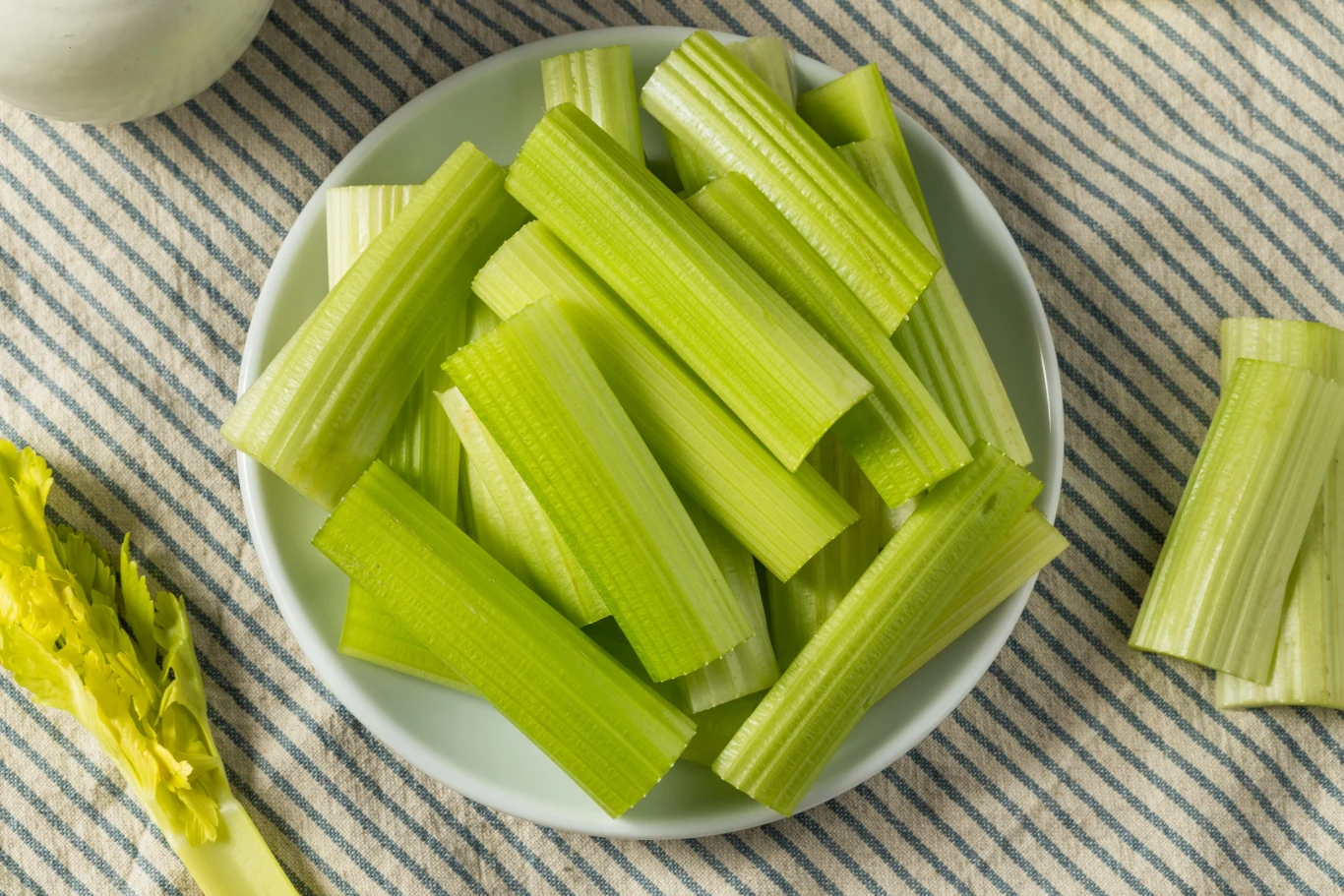 Seler naciowy wspomaga trawienie i utrzymanie zdrowej skóry. 