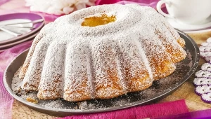 Miękka jak puch babka wielkanocna to coś, czego nie może zabraknąć na świątecznym stole.