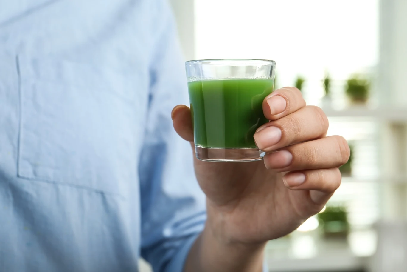 Woda z chlorellą skutecznie podkręca metabolizm Woda z chlorellą skutecznie podkręca metabolizm