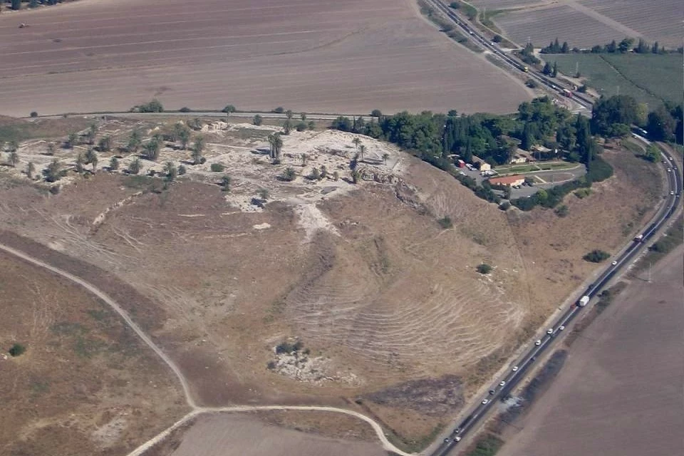 Megiddo - tu miało odbyć się spotkanie (starcie?) między królem Judy a egipskim faraonem. Archeolodzy potwierdzili biblijny przekaz