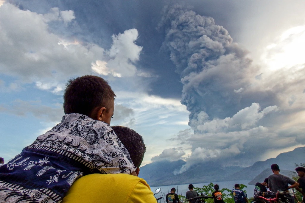 Erupcja wulkanu Lewotobi Laki Laki w listopadzie 2024 r. Teraz wulkan odezwał się znowu