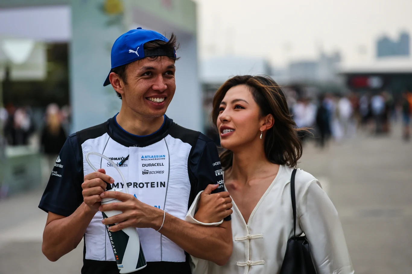 Alexander Albon i Lily Muni He