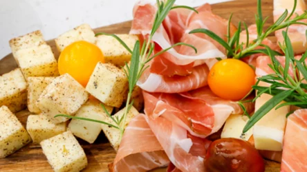 Panino con speck e formaggio, czyli smak alpejskich hal i weneckich serowarni w jednym. Według Jurka Sobieniaka