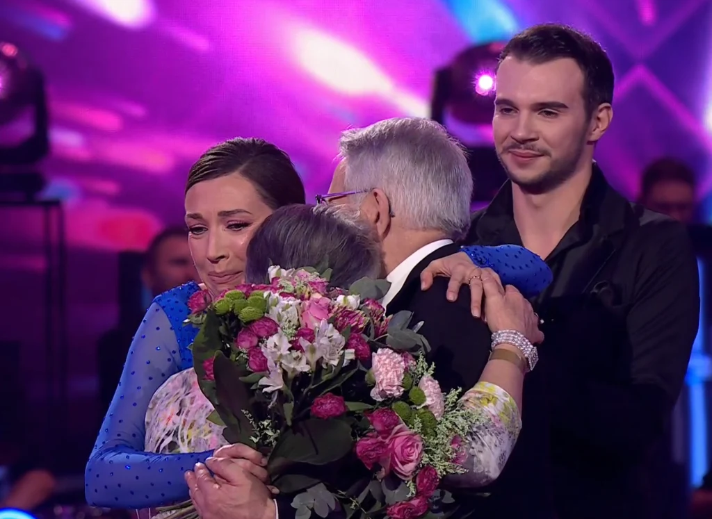 Taniec z Gwiazdami - Adrianna Borek z mamą, tatą i Albertem Kosińskim